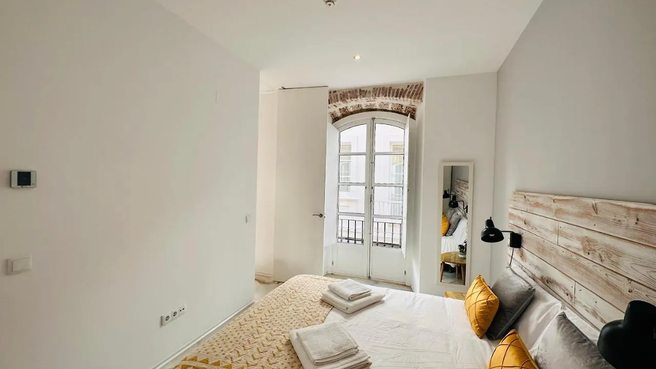 Apartamentos Gadir Centro カディス