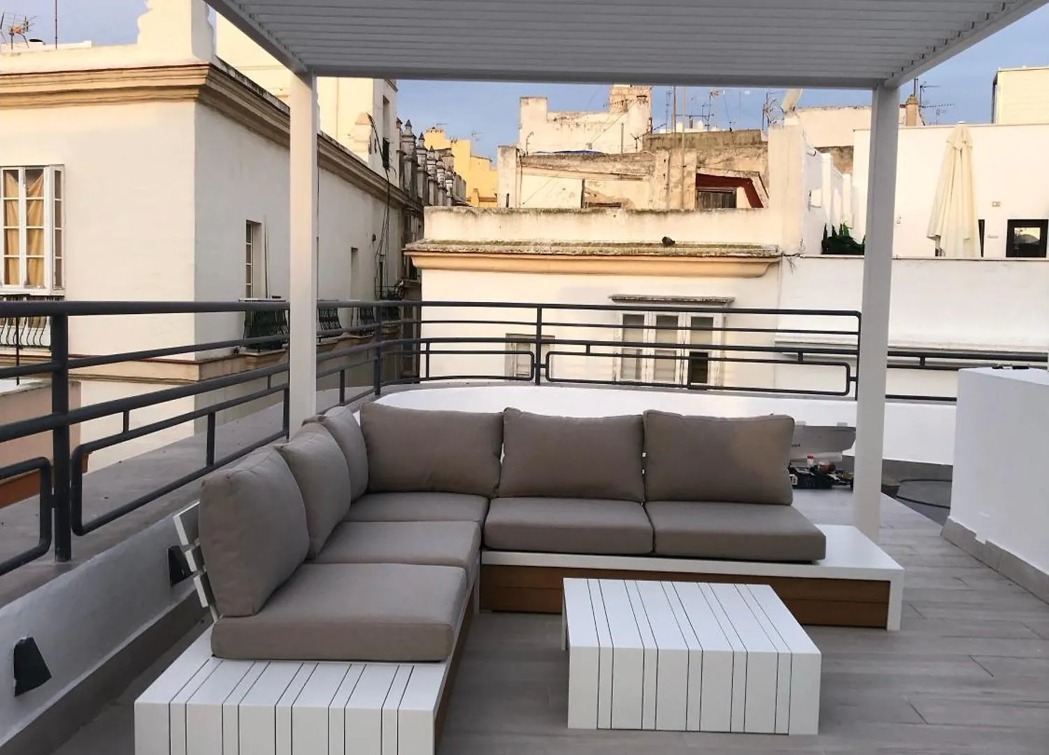 Apartamentos Gadir Centro カディス